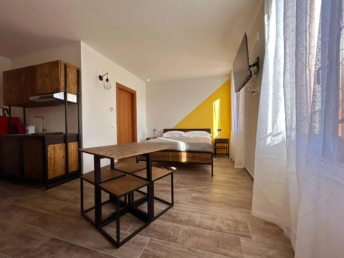 La Volpe Rossa Rooms And Apartments San Felice del Benaco