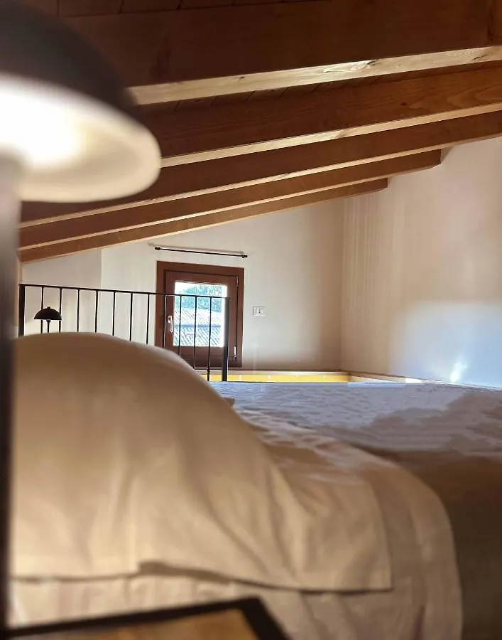 La Volpe Rossa Rooms And Apartments San Felice del Benaco Italie