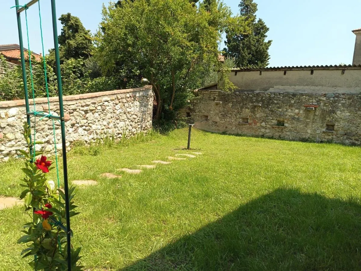 La Volpe Rossa Rooms And Apartments San Felice del Benaco