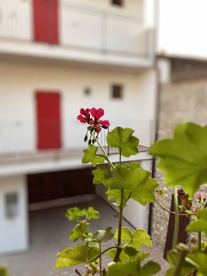La Volpe Rossa Rooms And Apartments San Felice del Benaco