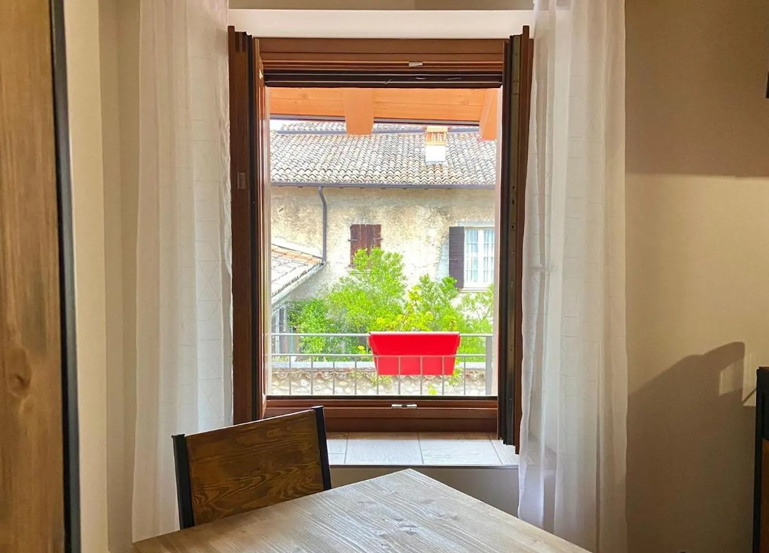 La Volpe Rossa Rooms And Apartments San Felice del Benaco