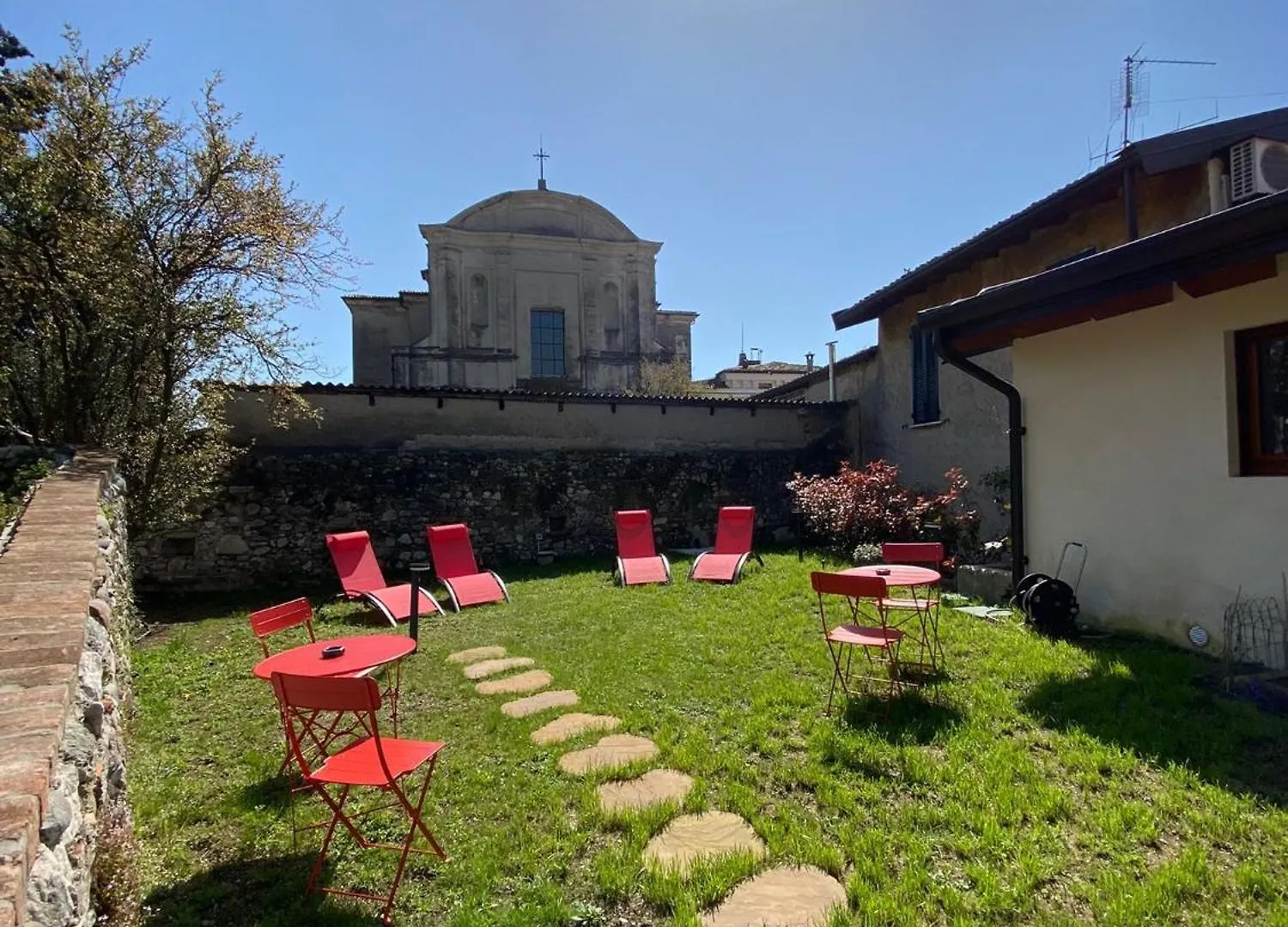 La Volpe Rossa Rooms And Apartments San Felice del Benaco Italie